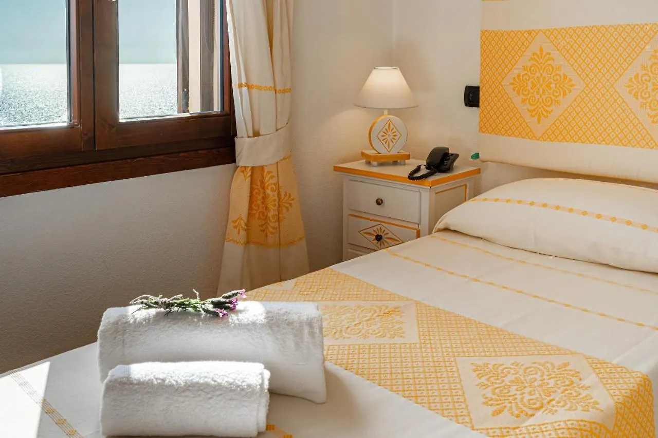 Hotel Trinita Dei Corsari トッレ・デイ・コルサリ 3*,