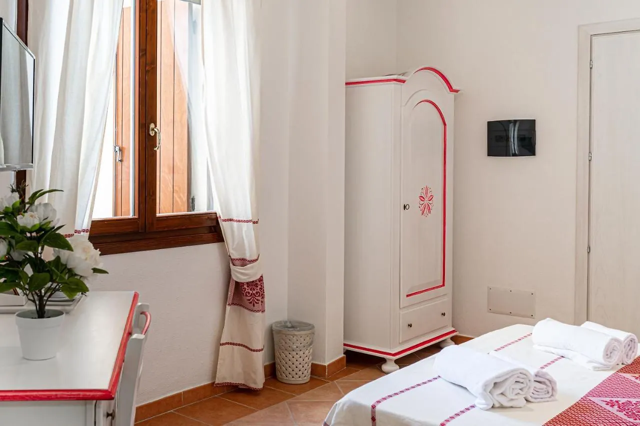 Hotel Trinita Dei Corsari トッレ・デイ・コルサリ