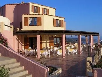 Hotel Trinita Dei Corsari トッレ・デイ・コルサリ 3*,